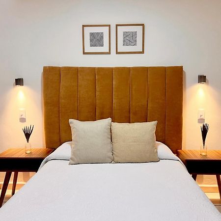 Suites Ciento 37 León Exteriér fotografie