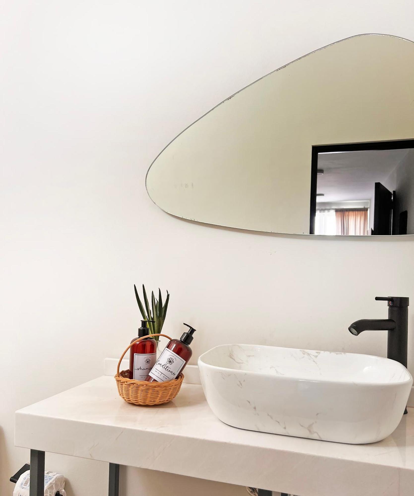 Suites Ciento 37 León Exteriér fotografie