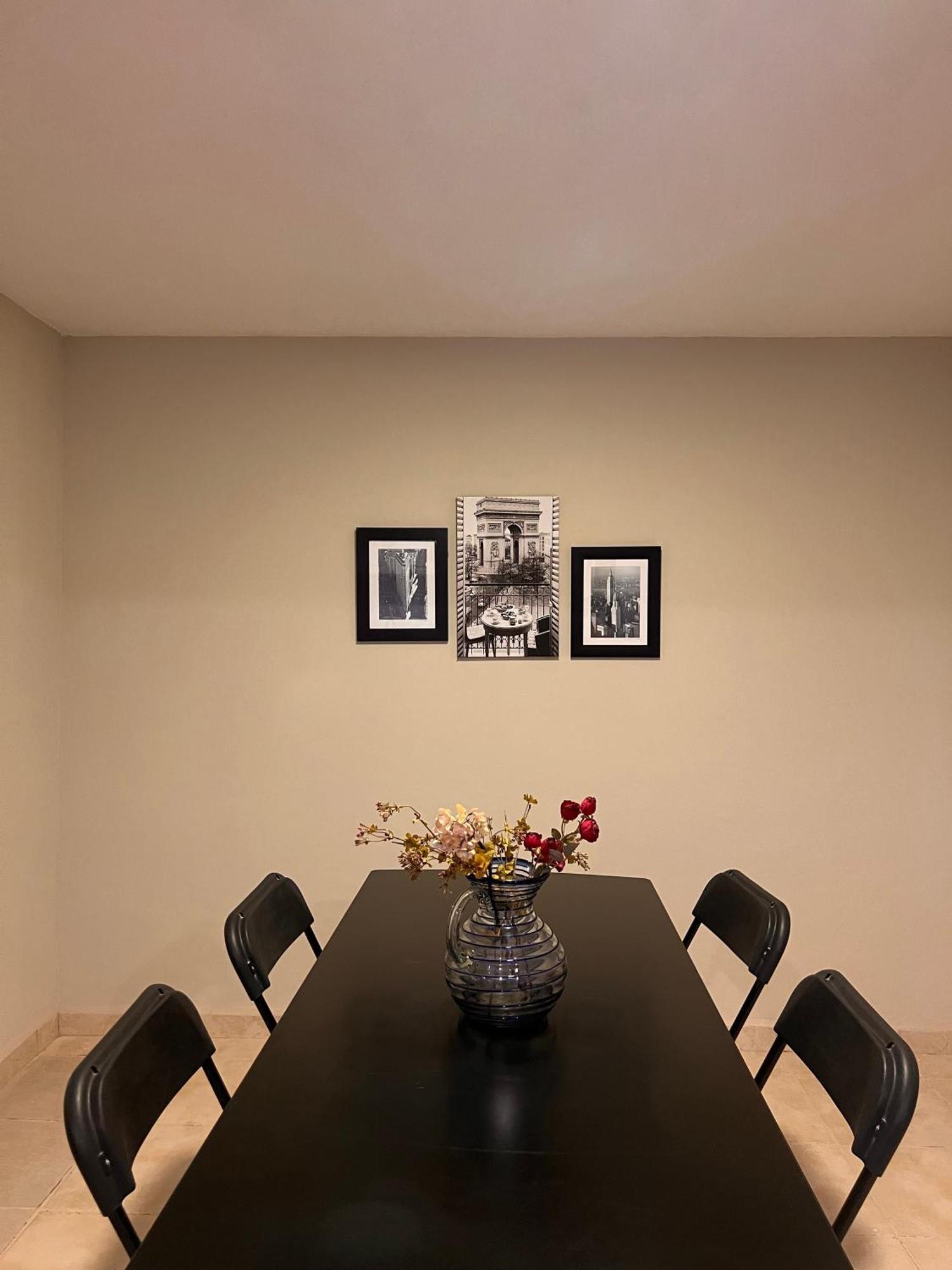 Suites Ciento 37 León Exteriér fotografie