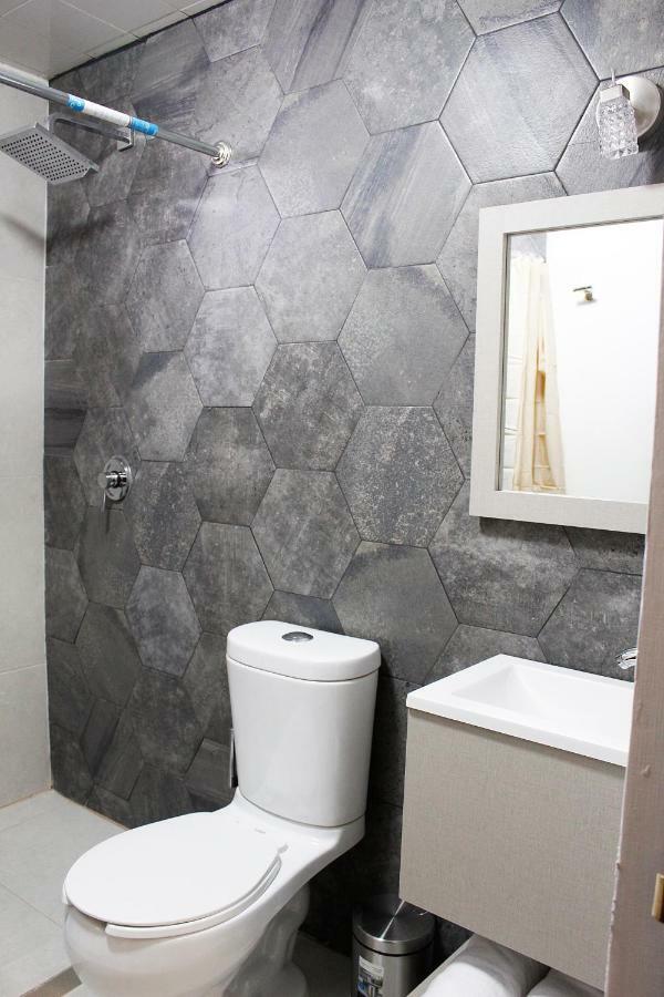Suites Ciento 37 León Exteriér fotografie