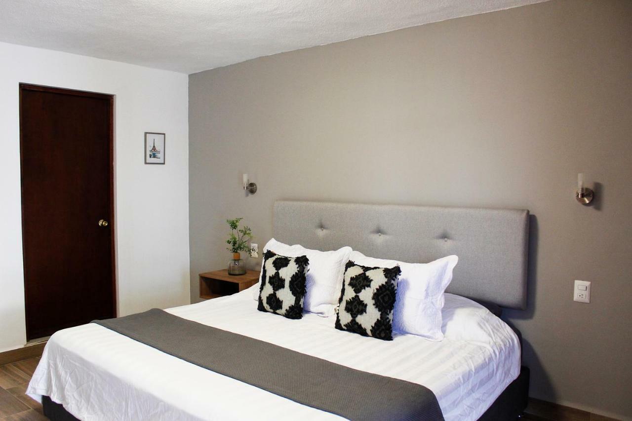 Suites Ciento 37 León Exteriér fotografie