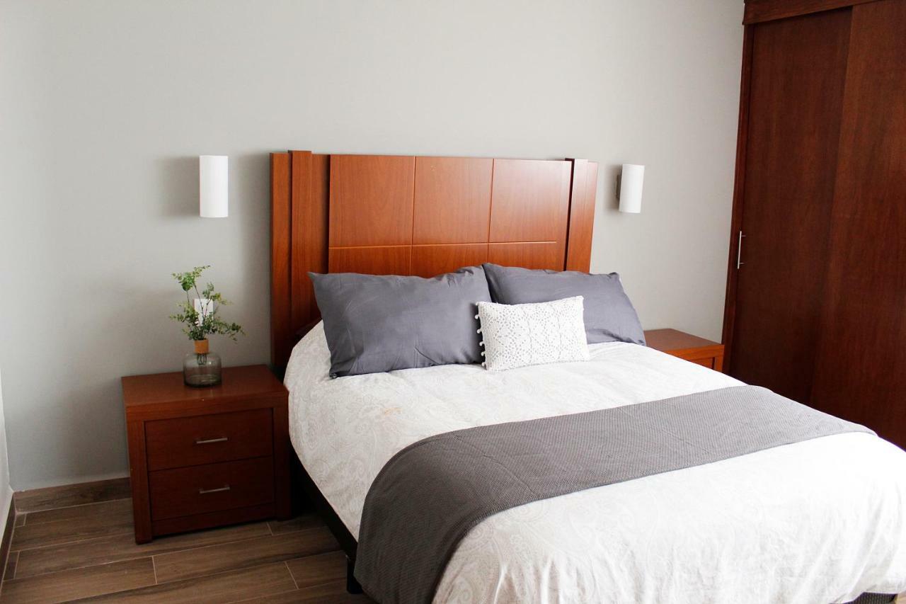 Suites Ciento 37 León Exteriér fotografie