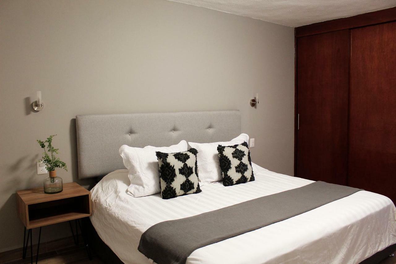 Suites Ciento 37 León Exteriér fotografie