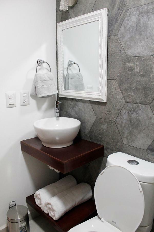 Suites Ciento 37 León Exteriér fotografie