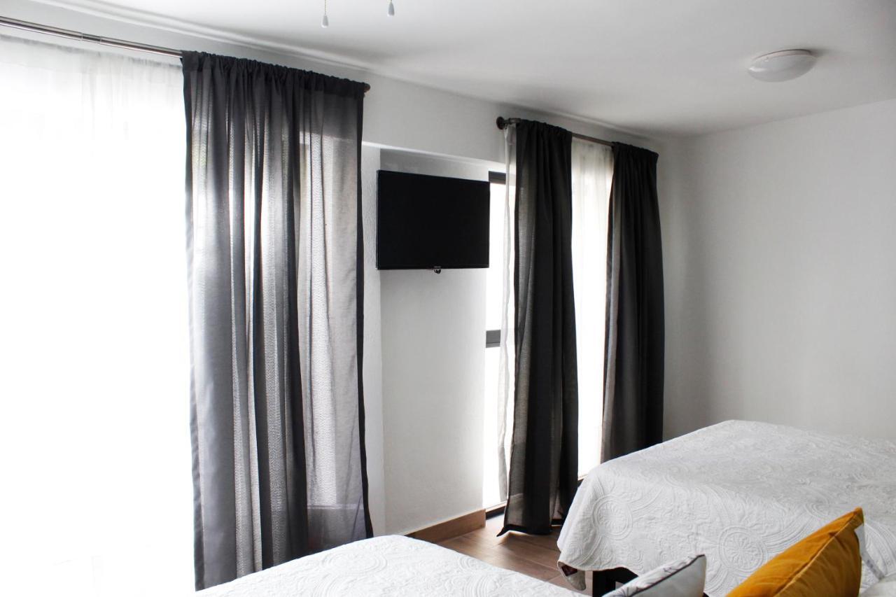 Suites Ciento 37 León Exteriér fotografie